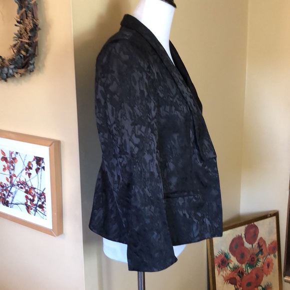 PEA-IN-THE-POD size Large Brocade Black Blazer Collared Mini-Peplum $78 NEW - Picture 4 of 12